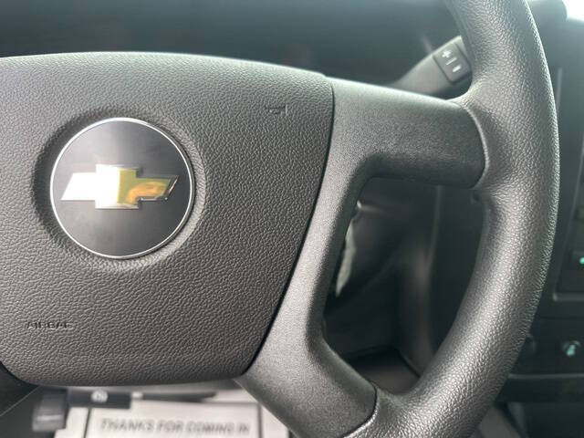 2025 Chevrolet Express 2500