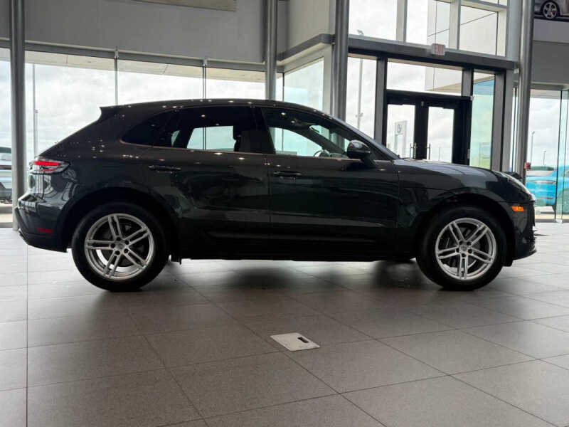 2025 Porsche Macan