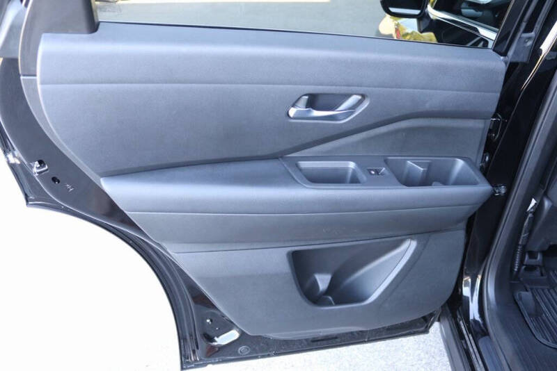 2022 Nissan Pathfinder S