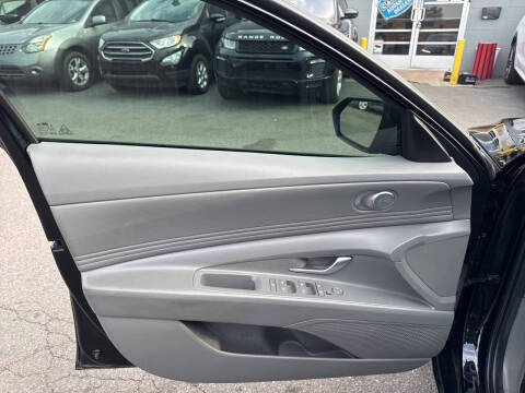 2023 Hyundai Elantra SEL