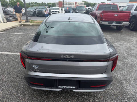 2025 Kia K4 EX
