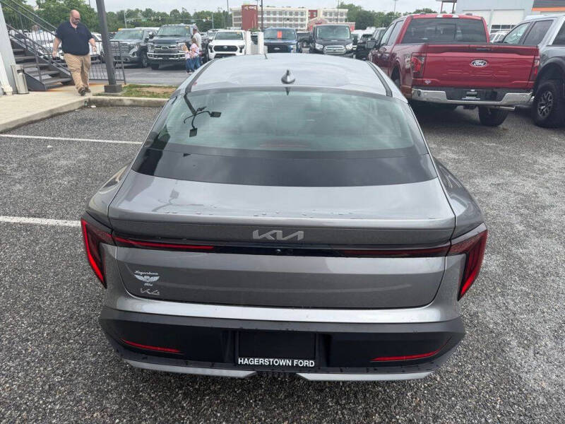 2025 Kia K4 EX