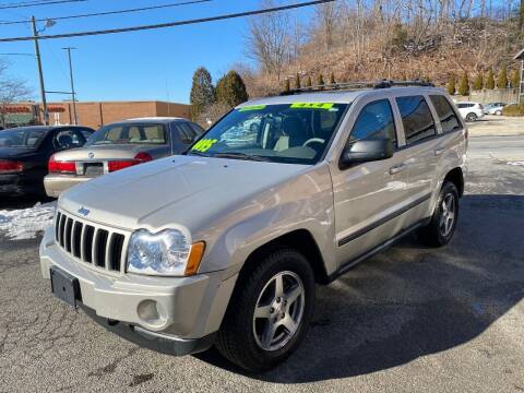 2007 Jeep Grand Cherokee for sale at ERNIE'S AUTO in Waterbury CT