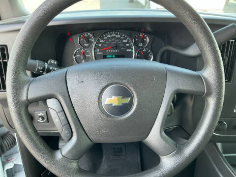2025 Chevrolet Express LT 3500