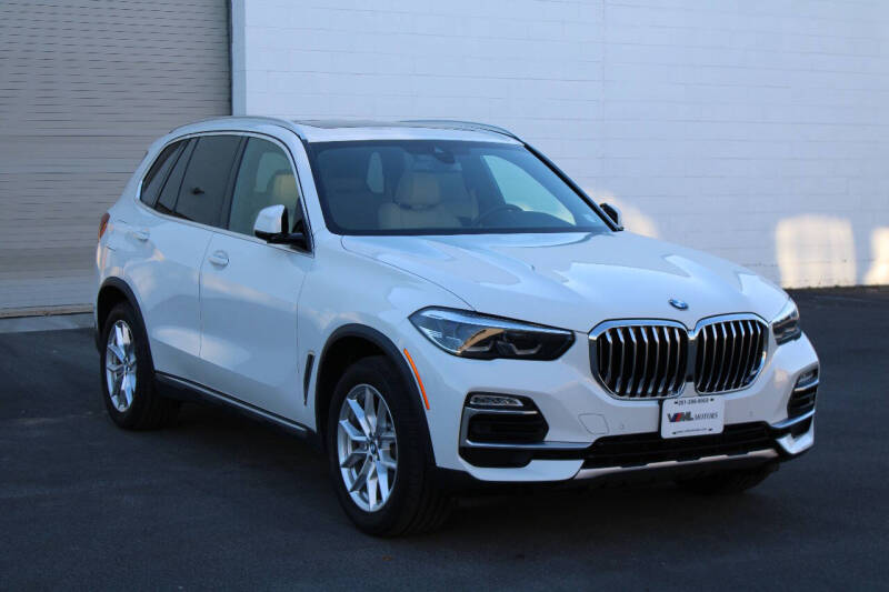 2020 BMW X5 40i's photo