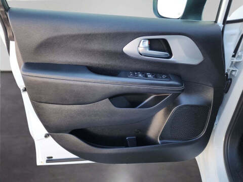 2023 Chrysler Pacifica Touring