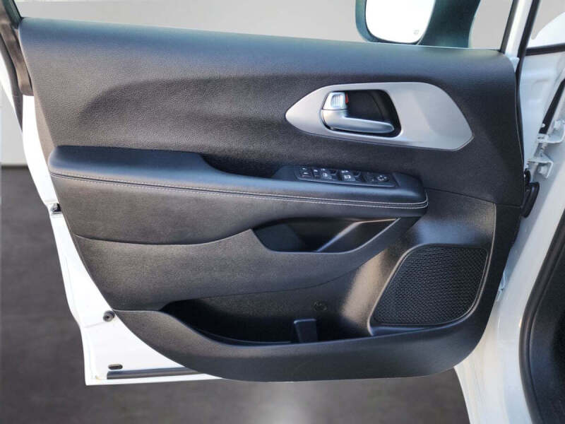 2023 Chrysler Pacifica Touring