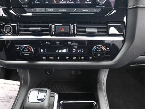 2022 Nissan Pathfinder SV