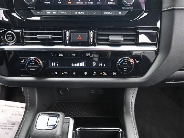 2022 Nissan Pathfinder SV