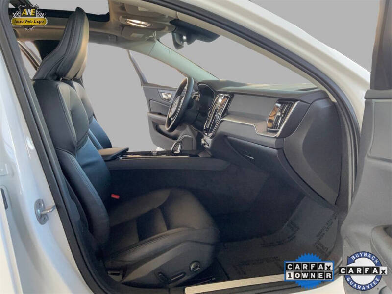 2024 Volvo S60 B5 Core Dark Theme