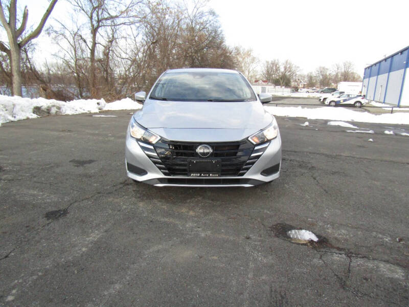 2023 Nissan Versa SV