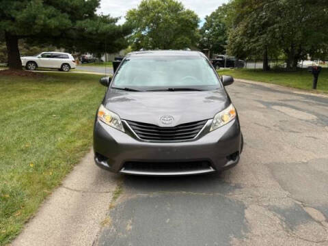 2011 Toyota Sienna LE 8-Passenger