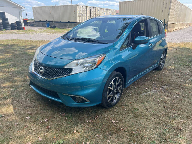 2015 Nissan Versa Note SR photo 2