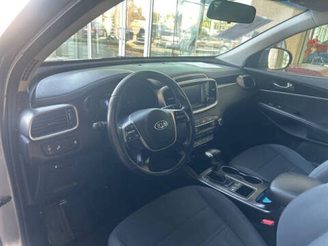 2019 Kia Sorento S V6