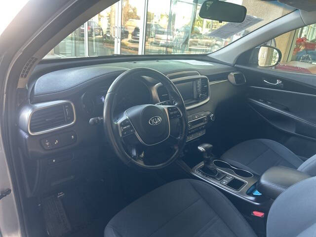 2019 Kia Sorento S V6