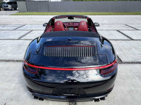 2017 Porsche 911 Carrera 4