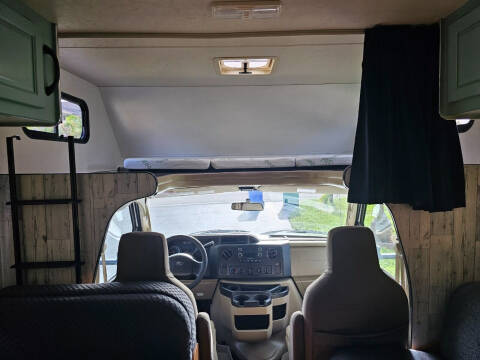 2015 FORD ECONOLINE E450 CLASS C THOR MAJESTIC 28A MOTORHOME