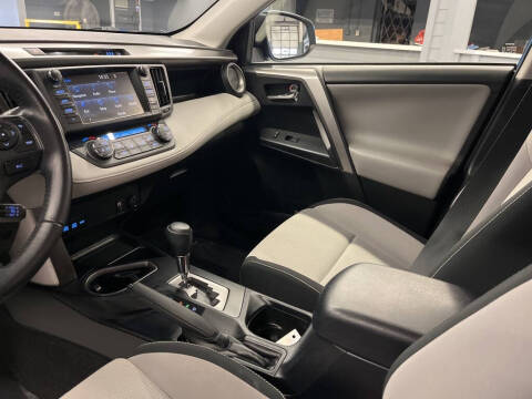 2017 Toyota RAV4 Hybrid XLE