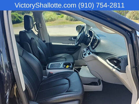 2024 Chrysler Pacifica Plug-In Hybrid Select
