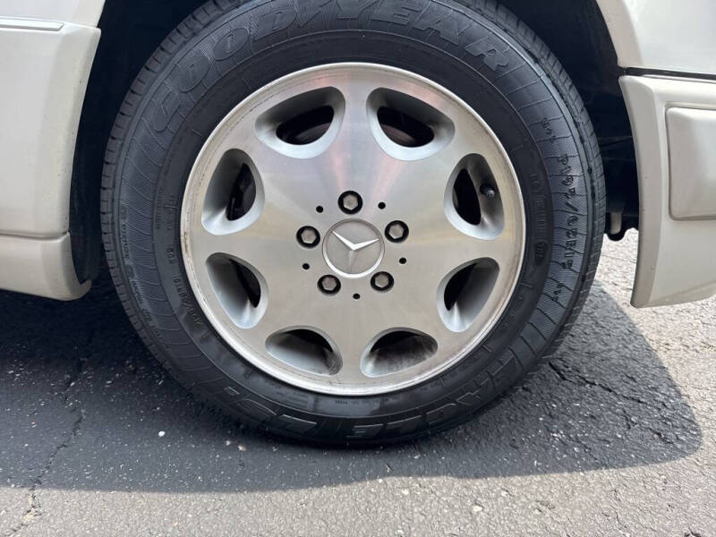 1995 Mercedes-Benz E-Class E 320