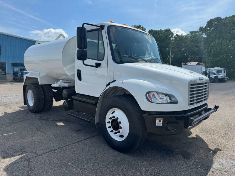 2023 Freightliner M2 106