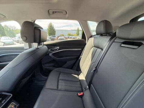 2019 Audi e-tron quattro Premium Plus