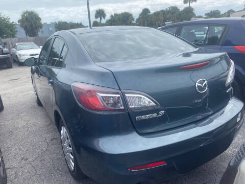 2013 Mazda MAZDA3 i Sport