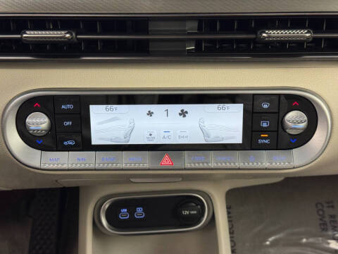 2024 Genesis GV60 Standard