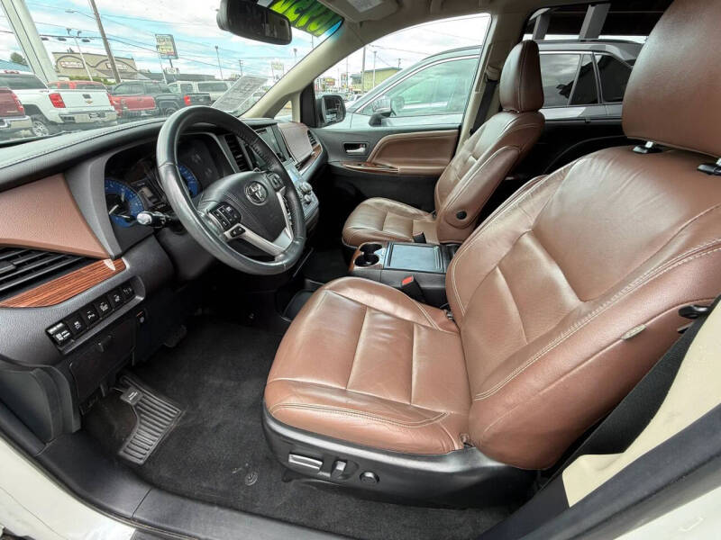 2016 Toyota Sienna