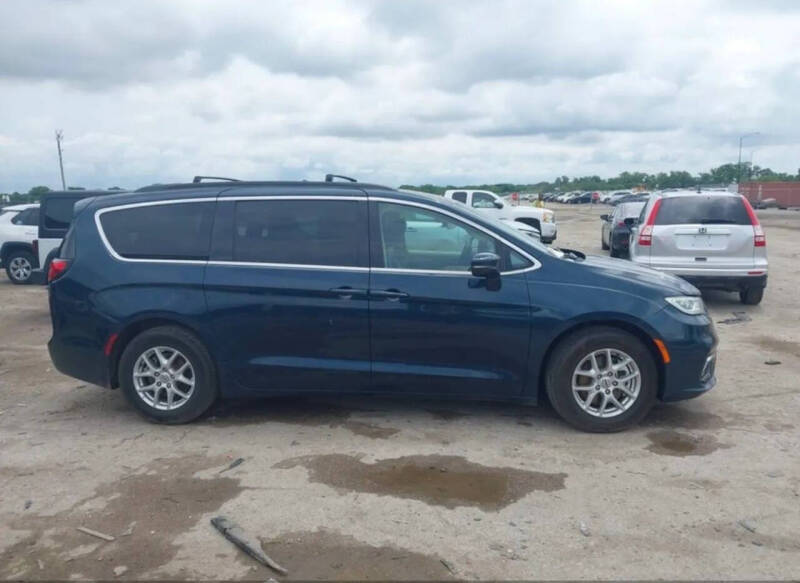 2022 Chrysler Pacifica Touring L