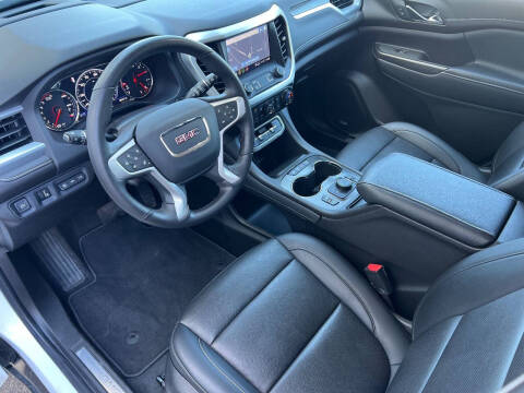 2022 GMC Acadia SLT