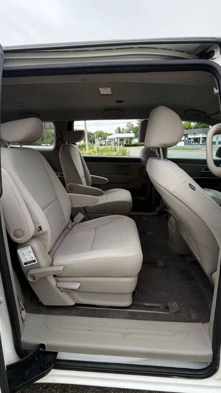 2016 Kia Sedona L