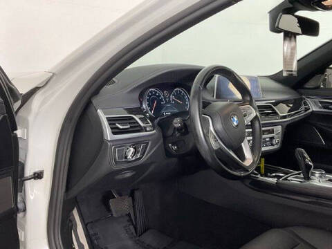 2017 BMW 7 Series 740i
