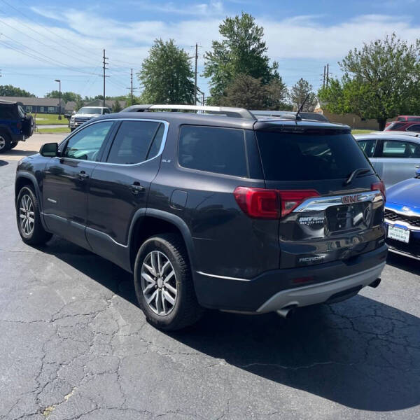 2017 GMC Acadia SLE-2