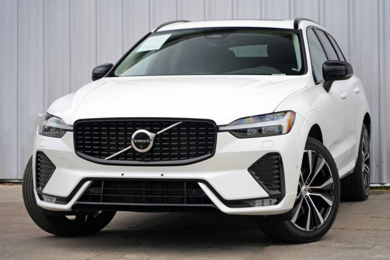 2024 Volvo XC60 B5 Plus Dark Theme