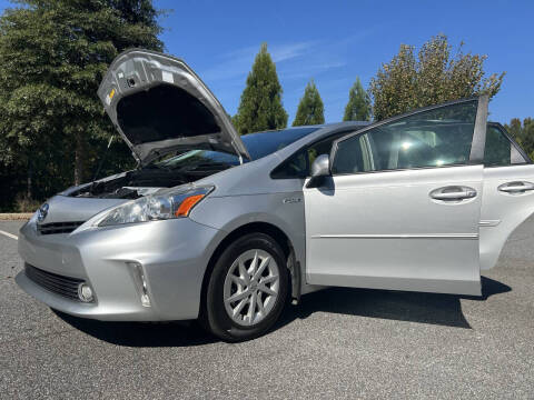 2013 Toyota Prius v Three