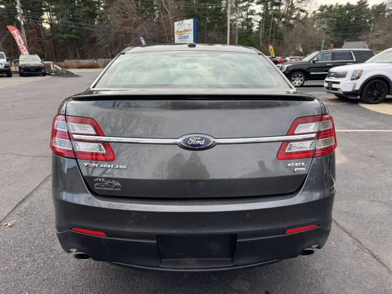 2018 Ford Taurus SEL