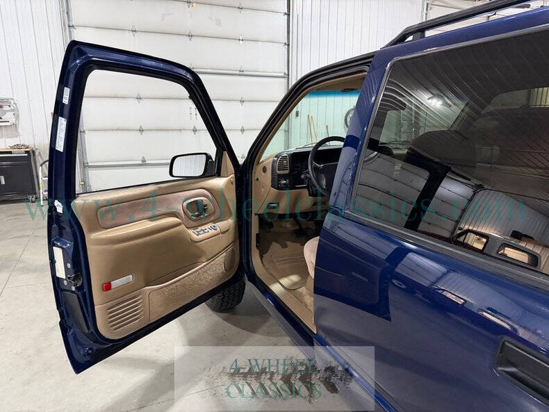 1995 GMC Suburban K2500