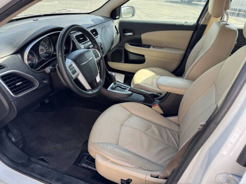 2013 Chrysler 200 Limited