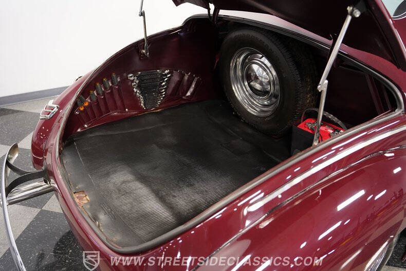 1940 Ford Deluxe