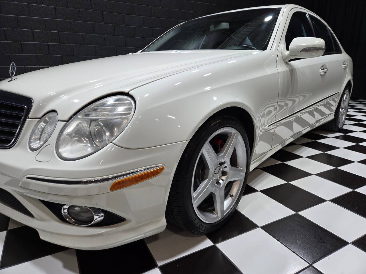 2009 Mercedes-Benz E-Class 14
