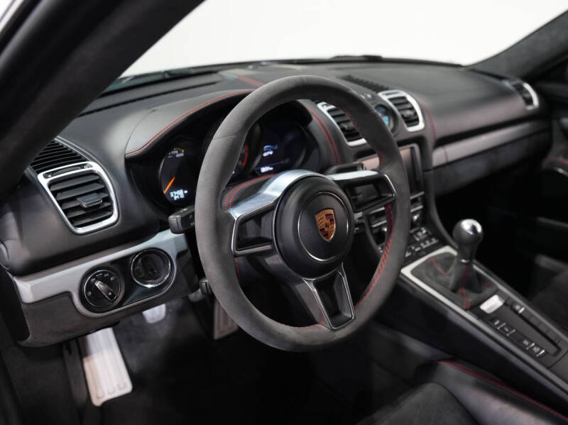 2016 Porsche Cayman GT4