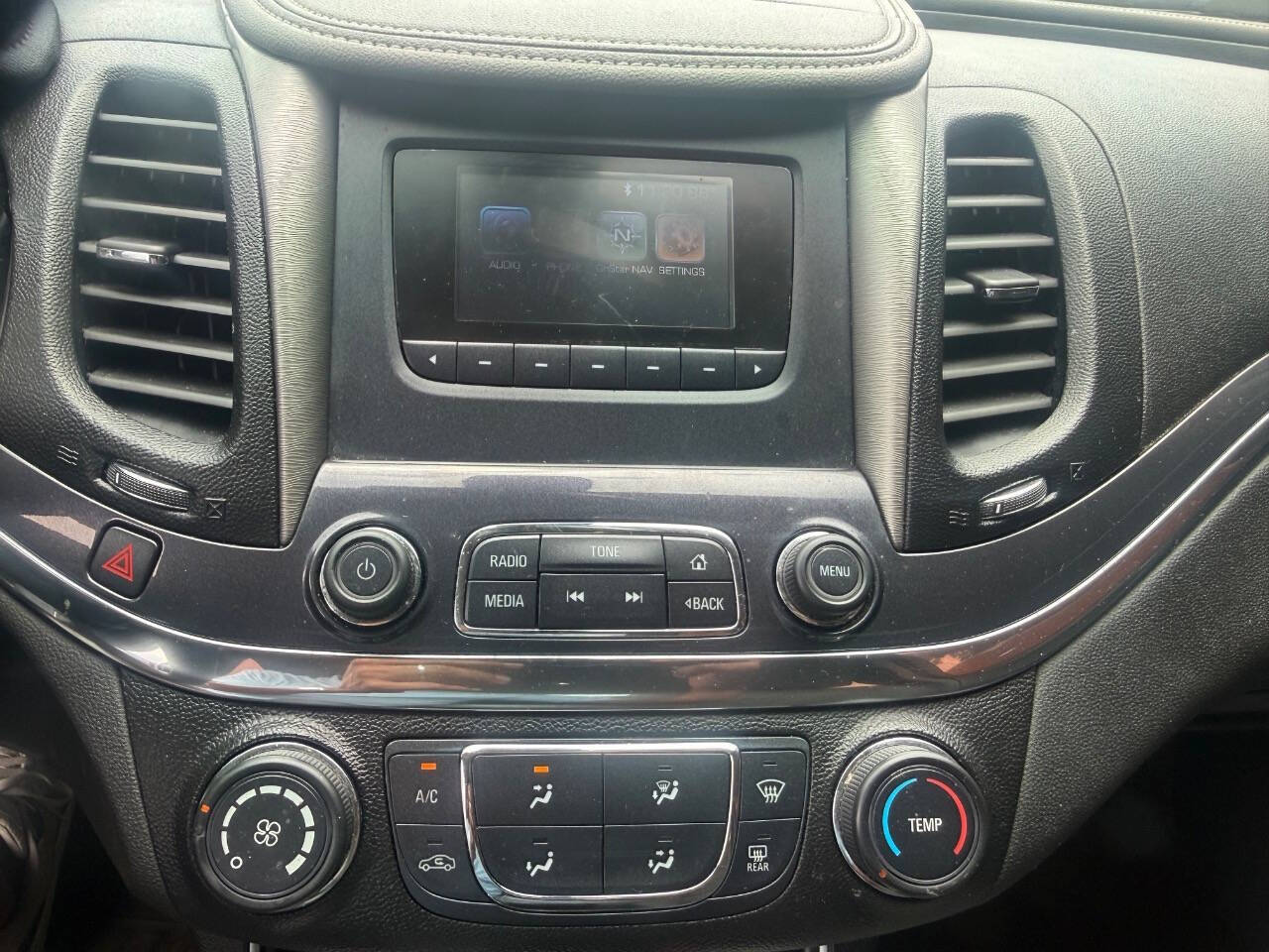 Silver 2016 Chevrolet Impala LS LS 4dr Sedan 21
