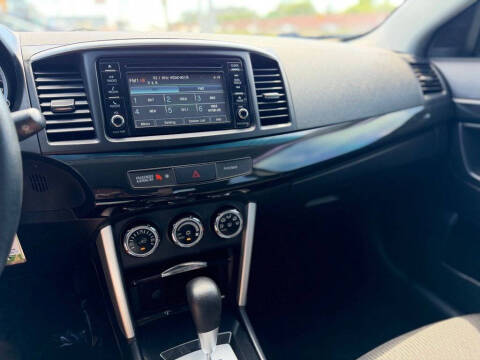 2017 Mitsubishi Lancer ES
