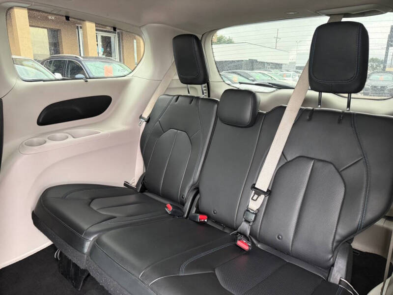 2021 Chrysler Pacifica Touring L