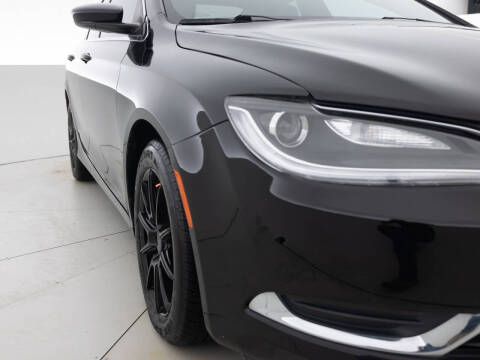 2017 Chrysler 200 Limited Platinum