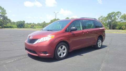 2014 Toyota Sienna LE Mobility 7-Passenger