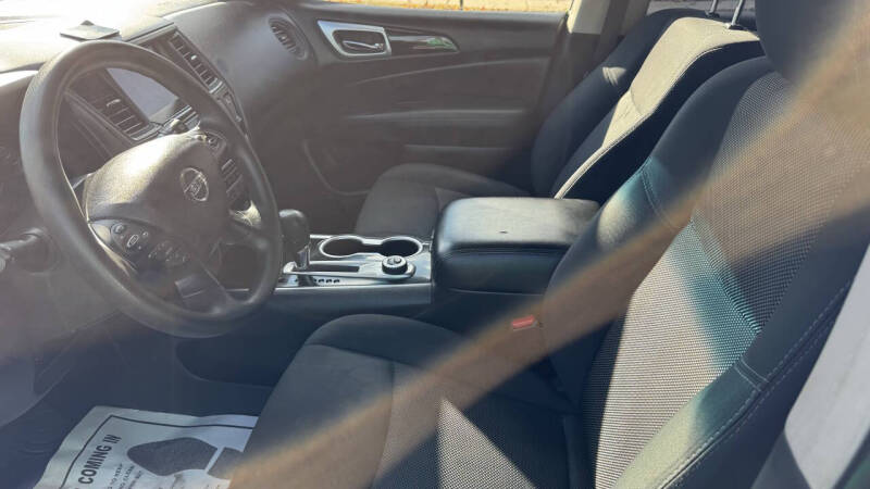 2019 Nissan Pathfinder S