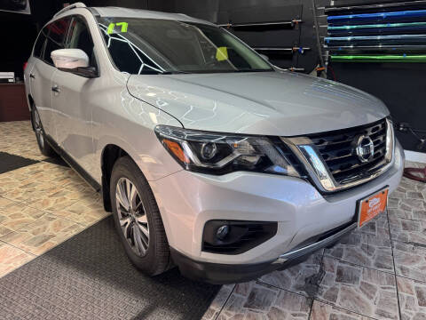 2017 Nissan Pathfinder SV