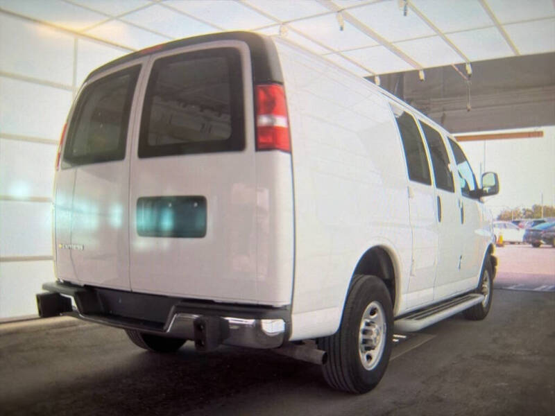 2024 Chevrolet Express 2500